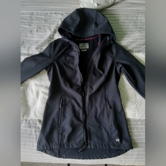 WindRiver Women's Softshell Jacket - Picture 1 of 5